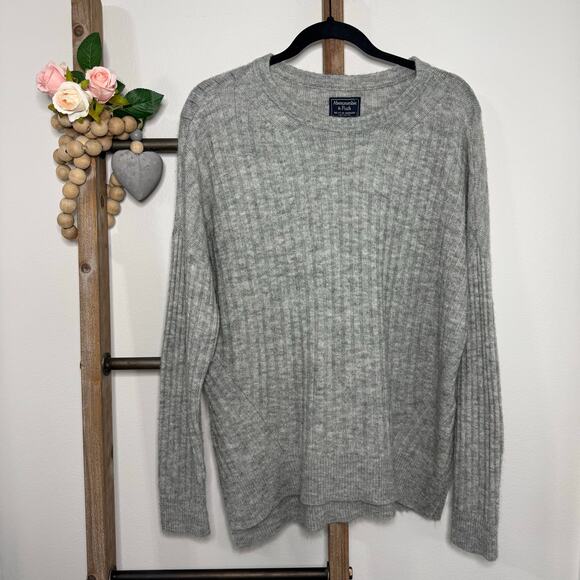 Abercrombie & Fitch Sweaters - Abercrombie and Fitch Gray Long Sleeve Oversized Sweater Size Small
